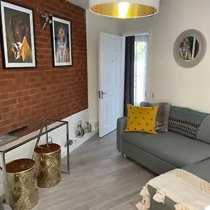 A At The Oaks Homestay